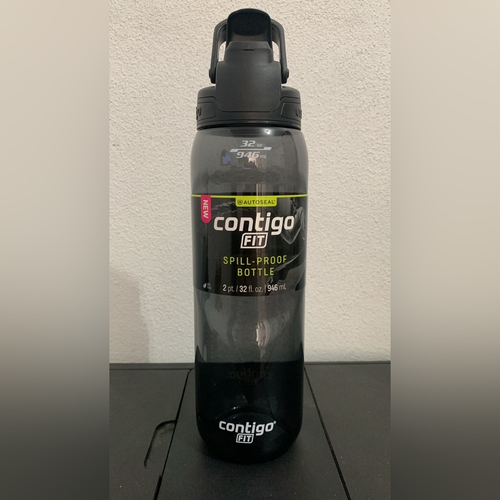 Contigo 32 oz Plastic Water Bottle.